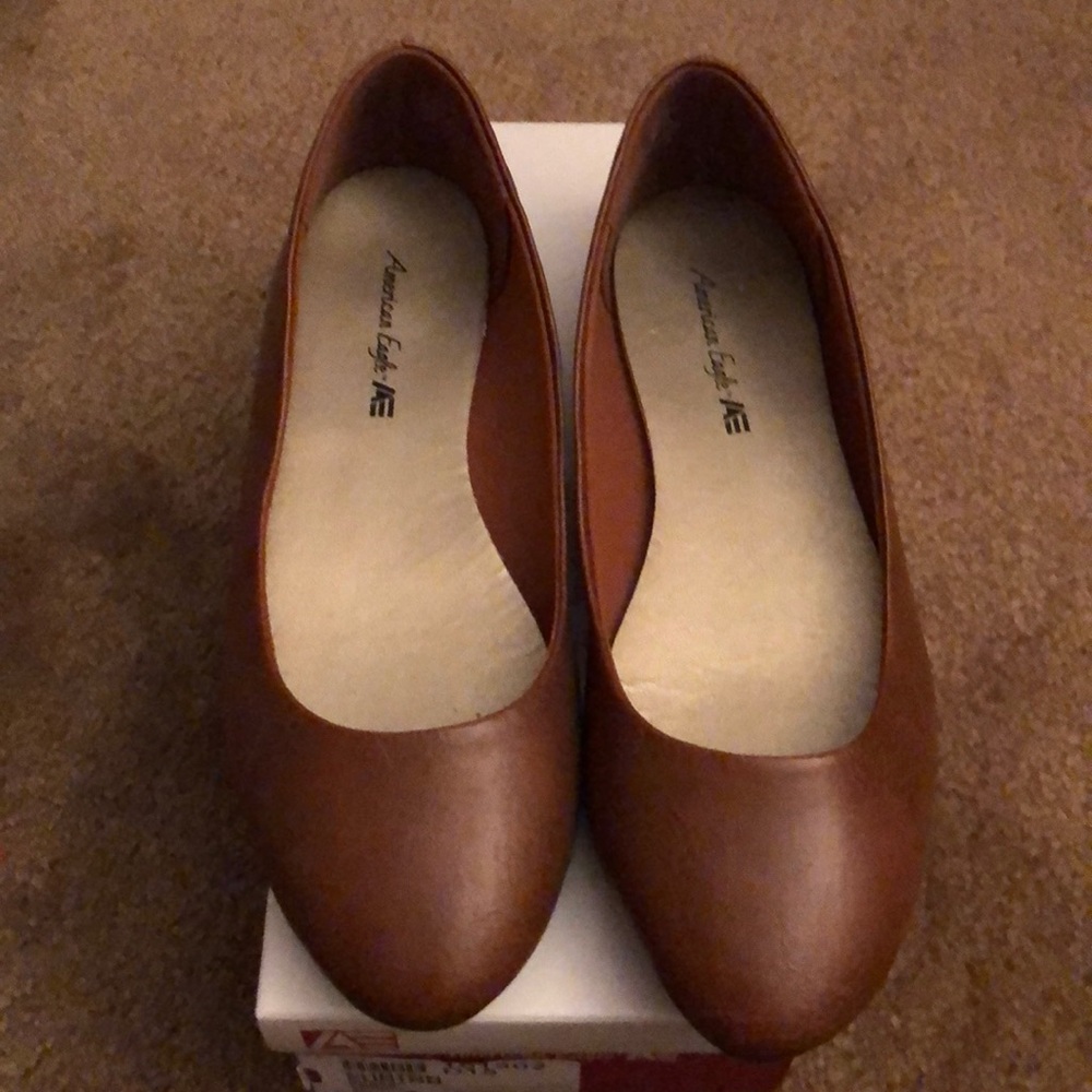 American eagle brown flats